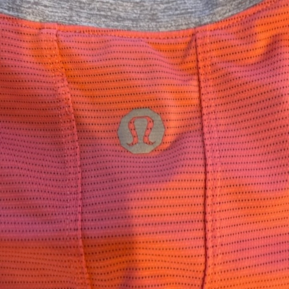 Lululemon orange gym t-shirt with gray design - Picture 4 of 5